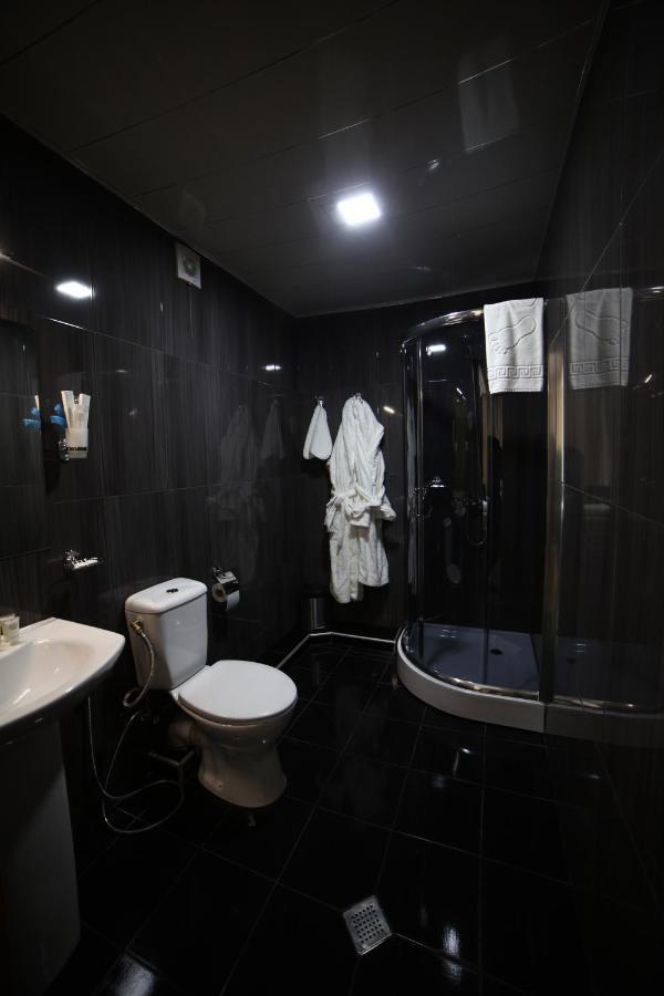 L Plaza Hotel Tbilisi Exterior foto